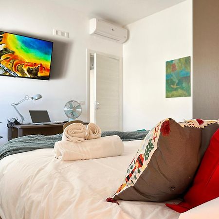 برينديسي Flowing House المظهر الخارجي الصورة