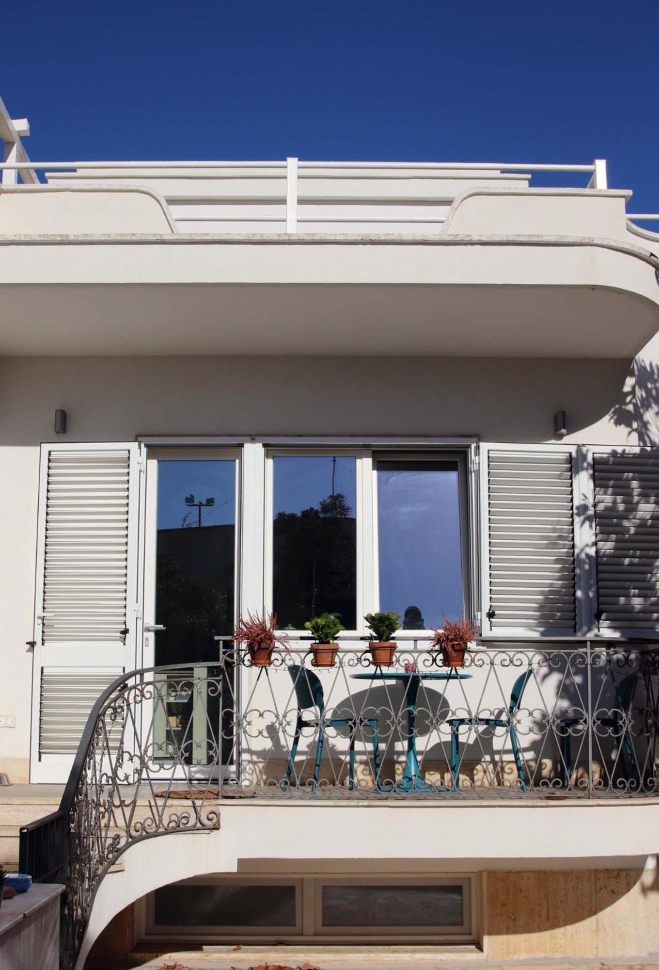برينديسي Flowing House المظهر الخارجي الصورة